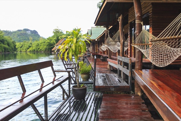 top 8+ ที่พักกาญจนบุรี แพที่พักริมแม่น้ำแคว กับบรรยากาศสุดฟิน
