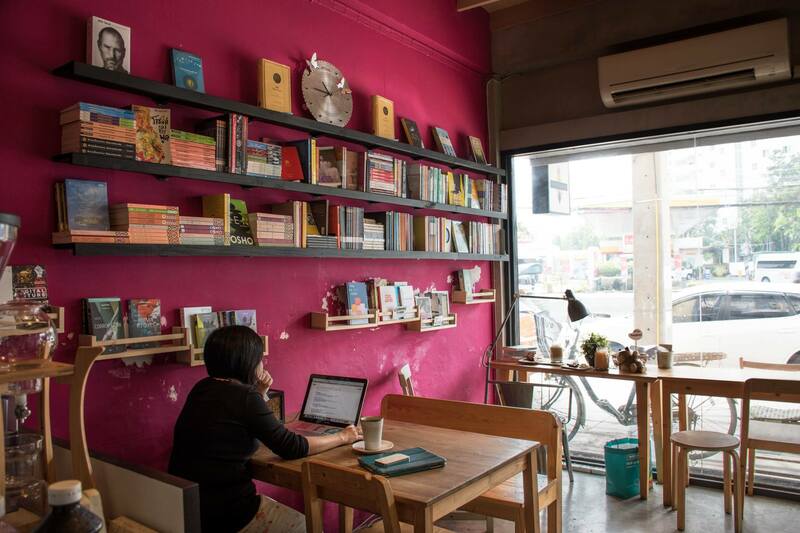 top 12+ ร้าน book cafe' คาเฟ่น่านั่งของคนรักหนังสือ @กรุงเทพฯ