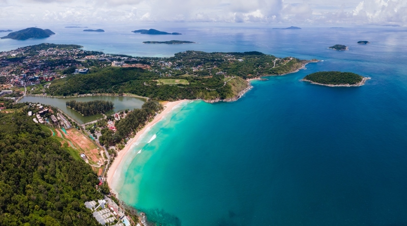 aquaria phuket, aquariaphuket, banana beach, blackrock, blackrockviewpoint, hanuman world, honeymoon island, katabeach, maikhaobeach, nuibeach, phuket, phuket fantasea, phuket old town, phuketfantasea, streetartภูเก็ต, tiger kingdom phuket, จุดชมวิวผาหินดำ, จุดชมวิวเขารัง, ตลาดอาหารทะเล ภูเก็ต, ตลาดอาหารทะเล ราไวย์, ท่องเที่ยวภูเก็ต, ที่เที่ยวภูเก็ต, ที่เที่ยวภูเก็ต 2024, ที่เที่ยวภูเก็ต 2567, น้ำตกโตนไทร, ประภาคารกาญจนาภิเษก, ป่าตอง, ผาหินดำ, พระผุด ภูเก็ต, พระมิ่งมงคลเอกนาคคีรี, พระใหญ่ภูเก็ต, พระใหญ่เมืองภูเก็ต, พิพิธภัณฑ์สัตว์น้ำ, ภูเก็ต, ภูเก็ต 2024, ภูเก็ต 2567, ภูเก็ตแฟนตาซี, มหัศจรรย์กมลา, ย่านเมืองเก่าภูเก็ต, วัดพระทอง, วัดพระผุด, สวนเสือภูเก็ต, หนุมานเวิลด์, หาดกล้วย, หาดกะตะ, หาดนุ้ย, หาดป่าตอง, หาดไม้ขาว, อควาเรียภูเก็ต, อควาเรียม ภูเก็ต, เกาะรูปหัวใจ ภูเก็ต, เกาะเฮ, เกาะแก้วพิศดาร, เกาะแก้วใหญ่, เกาะไม้ท่อน, เขารัง, เที่ยวภูเก็ต, เที่ยวภูเก็ต 2024, เที่ยวภูเก็ต 2567, แหลมพรหมเทพ, top 20+ ที่เที่ยวภูเก็ต [กรกฎาคม 2024] สวรรค์ของคนรักทะเล เมืองแห่งไข่มุกอันดามันและธรรมชาติอันงดงาม