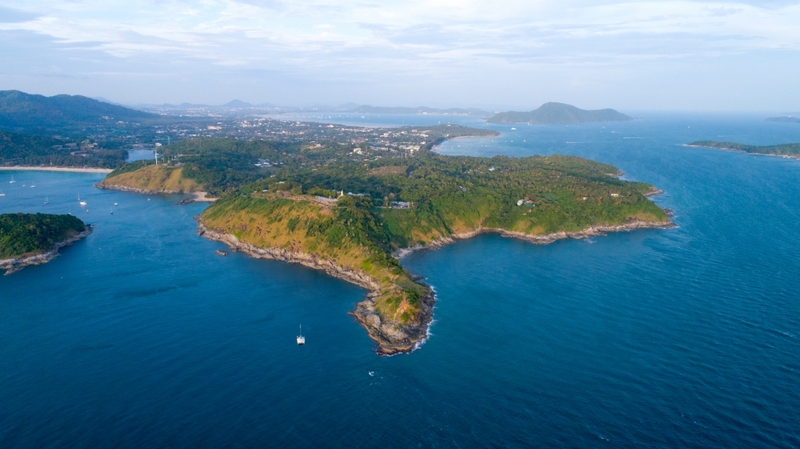 aquaria phuket, aquariaphuket, banana beach, blackrock, blackrockviewpoint, hanuman world, honeymoon island, katabeach, maikhaobeach, nuibeach, phuket, phuket fantasea, phuket old town, phuketfantasea, streetartภูเก็ต, tiger kingdom phuket, จุดชมวิวผาหินดำ, จุดชมวิวเขารัง, ตลาดอาหารทะเล ภูเก็ต, ตลาดอาหารทะเล ราไวย์, ท่องเที่ยวภูเก็ต, ที่เที่ยวภูเก็ต, ที่เที่ยวภูเก็ต 2024, ที่เที่ยวภูเก็ต 2567, น้ำตกโตนไทร, ประภาคารกาญจนาภิเษก, ป่าตอง, ผาหินดำ, พระผุด ภูเก็ต, พระมิ่งมงคลเอกนาคคีรี, พระใหญ่ภูเก็ต, พระใหญ่เมืองภูเก็ต, พิพิธภัณฑ์สัตว์น้ำ, ภูเก็ต, ภูเก็ต 2024, ภูเก็ต 2567, ภูเก็ตแฟนตาซี, มหัศจรรย์กมลา, ย่านเมืองเก่าภูเก็ต, วัดพระทอง, วัดพระผุด, สวนเสือภูเก็ต, หนุมานเวิลด์, หาดกล้วย, หาดกะตะ, หาดนุ้ย, หาดป่าตอง, หาดไม้ขาว, อควาเรียภูเก็ต, อควาเรียม ภูเก็ต, เกาะรูปหัวใจ ภูเก็ต, เกาะเฮ, เกาะแก้วพิศดาร, เกาะแก้วใหญ่, เกาะไม้ท่อน, เขารัง, เที่ยวภูเก็ต, เที่ยวภูเก็ต 2024, เที่ยวภูเก็ต 2567, แหลมพรหมเทพ, top 20+ ที่เที่ยวภูเก็ต [กรกฎาคม 2024] สวรรค์ของคนรักทะเล เมืองแห่งไข่มุกอันดามันและธรรมชาติอันงดงาม