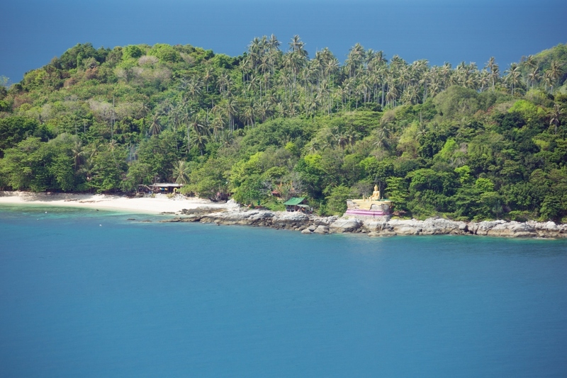 aquaria phuket, aquariaphuket, banana beach, blackrock, blackrockviewpoint, hanuman world, honeymoon island, katabeach, maikhaobeach, nuibeach, phuket, phuket fantasea, phuket old town, phuketfantasea, streetartภูเก็ต, tiger kingdom phuket, จุดชมวิวผาหินดำ, จุดชมวิวเขารัง, ตลาดอาหารทะเล ภูเก็ต, ตลาดอาหารทะเล ราไวย์, ท่องเที่ยวภูเก็ต, ที่เที่ยวภูเก็ต, ที่เที่ยวภูเก็ต 2024, ที่เที่ยวภูเก็ต 2567, น้ำตกโตนไทร, ประภาคารกาญจนาภิเษก, ป่าตอง, ผาหินดำ, พระผุด ภูเก็ต, พระมิ่งมงคลเอกนาคคีรี, พระใหญ่ภูเก็ต, พระใหญ่เมืองภูเก็ต, พิพิธภัณฑ์สัตว์น้ำ, ภูเก็ต, ภูเก็ต 2024, ภูเก็ต 2567, ภูเก็ตแฟนตาซี, มหัศจรรย์กมลา, ย่านเมืองเก่าภูเก็ต, วัดพระทอง, วัดพระผุด, สวนเสือภูเก็ต, หนุมานเวิลด์, หาดกล้วย, หาดกะตะ, หาดนุ้ย, หาดป่าตอง, หาดไม้ขาว, อควาเรียภูเก็ต, อควาเรียม ภูเก็ต, เกาะรูปหัวใจ ภูเก็ต, เกาะเฮ, เกาะแก้วพิศดาร, เกาะแก้วใหญ่, เกาะไม้ท่อน, เขารัง, เที่ยวภูเก็ต, เที่ยวภูเก็ต 2024, เที่ยวภูเก็ต 2567, แหลมพรหมเทพ, top 20+ ที่เที่ยวภูเก็ต [กรกฎาคม 2024] สวรรค์ของคนรักทะเล เมืองแห่งไข่มุกอันดามันและธรรมชาติอันงดงาม