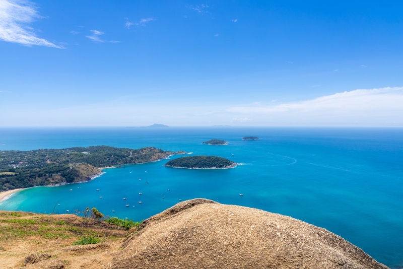 aquaria phuket, aquariaphuket, banana beach, blackrock, blackrockviewpoint, hanuman world, honeymoon island, katabeach, maikhaobeach, nuibeach, phuket, phuket fantasea, phuket old town, phuketfantasea, streetartภูเก็ต, tiger kingdom phuket, จุดชมวิวผาหินดำ, จุดชมวิวเขารัง, ตลาดอาหารทะเล ภูเก็ต, ตลาดอาหารทะเล ราไวย์, ท่องเที่ยวภูเก็ต, ที่เที่ยวภูเก็ต, ที่เที่ยวภูเก็ต 2024, ที่เที่ยวภูเก็ต 2567, น้ำตกโตนไทร, ประภาคารกาญจนาภิเษก, ป่าตอง, ผาหินดำ, พระผุด ภูเก็ต, พระมิ่งมงคลเอกนาคคีรี, พระใหญ่ภูเก็ต, พระใหญ่เมืองภูเก็ต, พิพิธภัณฑ์สัตว์น้ำ, ภูเก็ต, ภูเก็ต 2024, ภูเก็ต 2567, ภูเก็ตแฟนตาซี, มหัศจรรย์กมลา, ย่านเมืองเก่าภูเก็ต, วัดพระทอง, วัดพระผุด, สวนเสือภูเก็ต, หนุมานเวิลด์, หาดกล้วย, หาดกะตะ, หาดนุ้ย, หาดป่าตอง, หาดไม้ขาว, อควาเรียภูเก็ต, อควาเรียม ภูเก็ต, เกาะรูปหัวใจ ภูเก็ต, เกาะเฮ, เกาะแก้วพิศดาร, เกาะแก้วใหญ่, เกาะไม้ท่อน, เขารัง, เที่ยวภูเก็ต, เที่ยวภูเก็ต 2024, เที่ยวภูเก็ต 2567, แหลมพรหมเทพ, top 20+ ที่เที่ยวภูเก็ต [กรกฎาคม 2024] สวรรค์ของคนรักทะเล เมืองแห่งไข่มุกอันดามันและธรรมชาติอันงดงาม