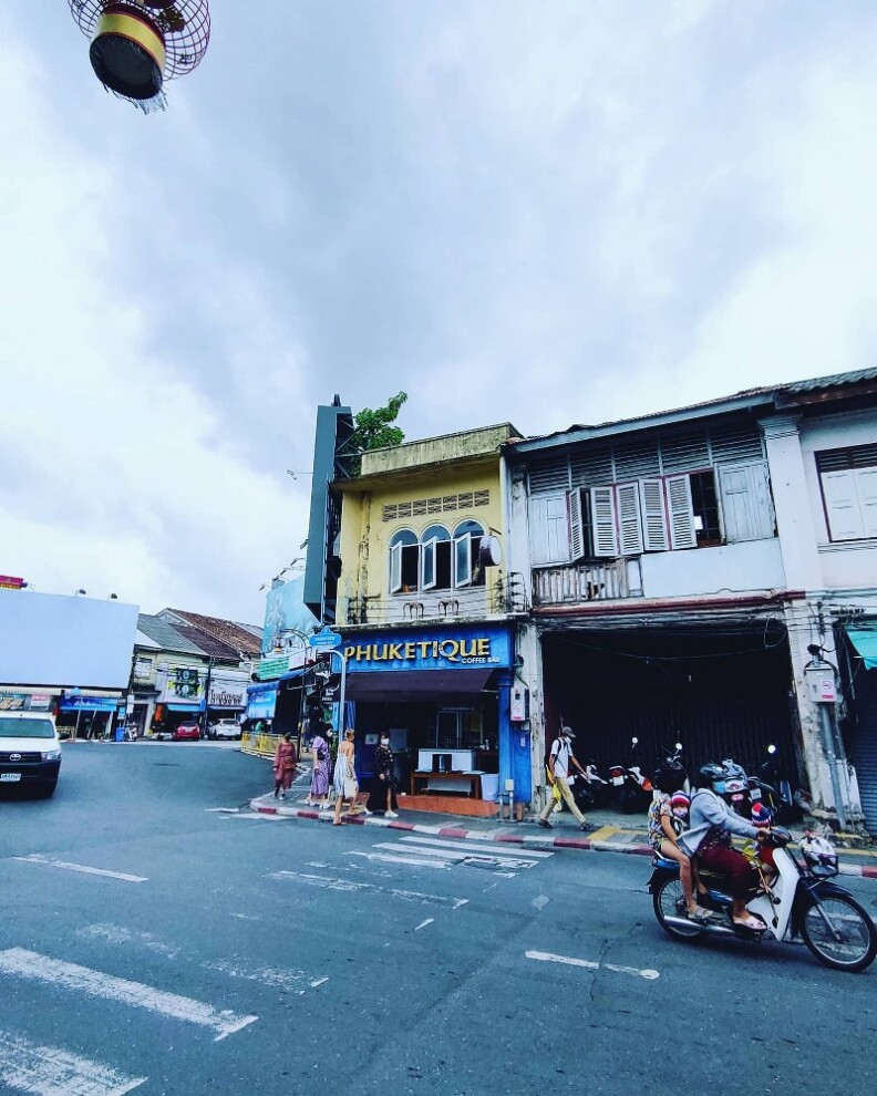 top 15+ คาเฟ่ภูเก็ต 2567 ริมทะเล บรรยากาศดี คาเฟ่เปิดใหม่ ในเมือง ถ่ายรูปสวย