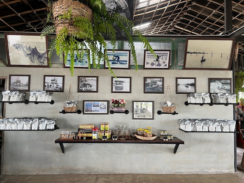 away by a day, camel republic, huai wonder camp, the field animals dream, tumlay cafe & bar, unseen thailand, คาเฟ่เพชรบุรี, คาเมลรีพับลิค, จันทร์จ้าว cafe & restaurant, ช่องกระจกนางพันธุรัต, ชะอำ, ต้นไม้ใบหญ้า คาเฟ่, ตลาดน้ำกวางโจว, ตลาดน้ำบนน้ำตก, ถ้ำวิมานจักรี, ถ้ำเขาย้อย, ที่เที่ยวเพชรบุรี, ที่เที่ยวเพชรบุรี 2023, ที่เที่ยวเพชรบุรี 2024, ที่เที่ยวเพชรบุรี 2566, ที่เที่ยวเพชรบุรี 2567, พระธาตุฉิมพลีพระเศรษฐีนวโกฏิ, พระนครคีรี, พระปรางค์ 5 ยอด, พระรามราชนิเวศน์, พระสังฆราชแตงโม, ยุ้งเกลือ บ้านแหลม, ลานผีเสื้อ, วังบ้านปืน, วัดข่อย, วัดถ้ำเขาหลวง, วัดมหาธาตุ, วัดมหาธาตุวรวิหาร, วัดใหญ่สุวรรณารามวรวิหาร, สวนสนุก, สวนสัตว์, สวิสเซอร์แลนด์ แดนเพชรบุรี, สะพานอ่าวบางตะบูน, สะพานแขวนเขื่อนแก่งกระจาน, หลวงพ่อหกนิ้ว, ห้วยสงสัยแคมป์, หาดชะอำ, หาดปึกเตียน, หาดเจ้าสำราญ, อ่าวบางตะบูน, อุทยานประวัติศาสตร์พระนครคีรี, เขานางนอน, เขานางพันธุรัต, เขาพะเนินทุ่ง, เขาวัง, เขาอีบิด, เขื่อนแก่งกระจาน, เดอะฟิลด์แอนนิมอลดรีมฟาร์มแอนด์การ์เด้น, เที่ยวเพชรบุรี, เพชรบุรี, แคมป์บ้านกร่าง, โครงการชั่งหัวมัน, top 26+ ที่เที่ยวเพชรบุรี [กรกฎาคม 2024] ท่องประวัติศาสตร์ พักผ่อนริมหาด สัมผัสธรรมชาติริมเขา
