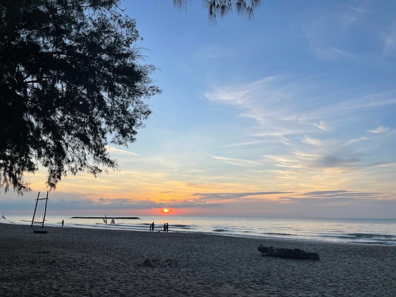 away by a day, camel republic, huai wonder camp, the field animals dream, tumlay cafe & bar, unseen thailand, คาเฟ่เพชรบุรี, คาเมลรีพับลิค, จันทร์จ้าว cafe & restaurant, ช่องกระจกนางพันธุรัต, ชะอำ, ต้นไม้ใบหญ้า คาเฟ่, ตลาดน้ำกวางโจว, ตลาดน้ำบนน้ำตก, ถ้ำวิมานจักรี, ถ้ำเขาย้อย, ที่เที่ยวเพชรบุรี, ที่เที่ยวเพชรบุรี 2023, ที่เที่ยวเพชรบุรี 2024, ที่เที่ยวเพชรบุรี 2566, ที่เที่ยวเพชรบุรี 2567, พระธาตุฉิมพลีพระเศรษฐีนวโกฏิ, พระนครคีรี, พระปรางค์ 5 ยอด, พระรามราชนิเวศน์, พระสังฆราชแตงโม, ยุ้งเกลือ บ้านแหลม, ลานผีเสื้อ, วังบ้านปืน, วัดข่อย, วัดถ้ำเขาหลวง, วัดมหาธาตุ, วัดมหาธาตุวรวิหาร, วัดใหญ่สุวรรณารามวรวิหาร, สวนสนุก, สวนสัตว์, สวิสเซอร์แลนด์ แดนเพชรบุรี, สะพานอ่าวบางตะบูน, สะพานแขวนเขื่อนแก่งกระจาน, หลวงพ่อหกนิ้ว, ห้วยสงสัยแคมป์, หาดชะอำ, หาดปึกเตียน, หาดเจ้าสำราญ, อ่าวบางตะบูน, อุทยานประวัติศาสตร์พระนครคีรี, เขานางนอน, เขานางพันธุรัต, เขาพะเนินทุ่ง, เขาวัง, เขาอีบิด, เขื่อนแก่งกระจาน, เดอะฟิลด์แอนนิมอลดรีมฟาร์มแอนด์การ์เด้น, เที่ยวเพชรบุรี, เพชรบุรี, แคมป์บ้านกร่าง, โครงการชั่งหัวมัน, top 26+ ที่เที่ยวเพชรบุรี [กรกฎาคม 2024] ท่องประวัติศาสตร์ พักผ่อนริมหาด สัมผัสธรรมชาติริมเขา
