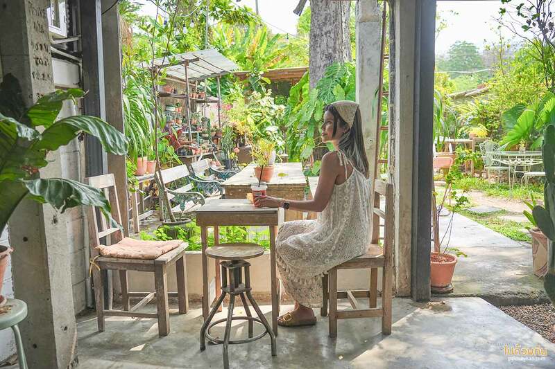 คาเฟ่ศรีราชา, ศรีราชา, mother มาเธอร์ คาเฟ่มู้ดดี ในบ้านไม้อบอุ่น ไอศครีมอร่อย