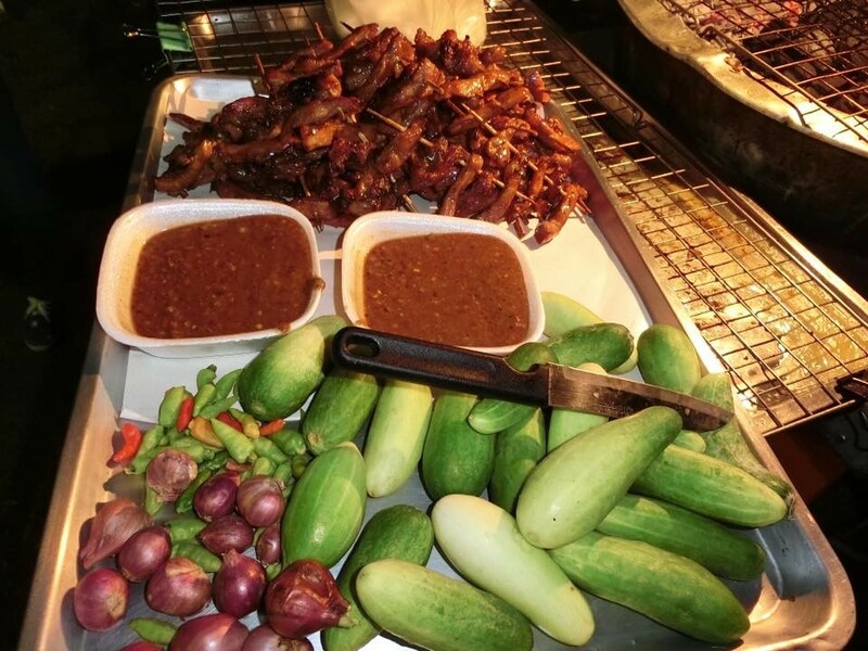 ”หมูปลาร้า ราชดำเนิน” หมูย่างเต่าถ่านทานคู่กับแจ่วปลาร้าบองรสแซ่บทำน้ำลายแตก