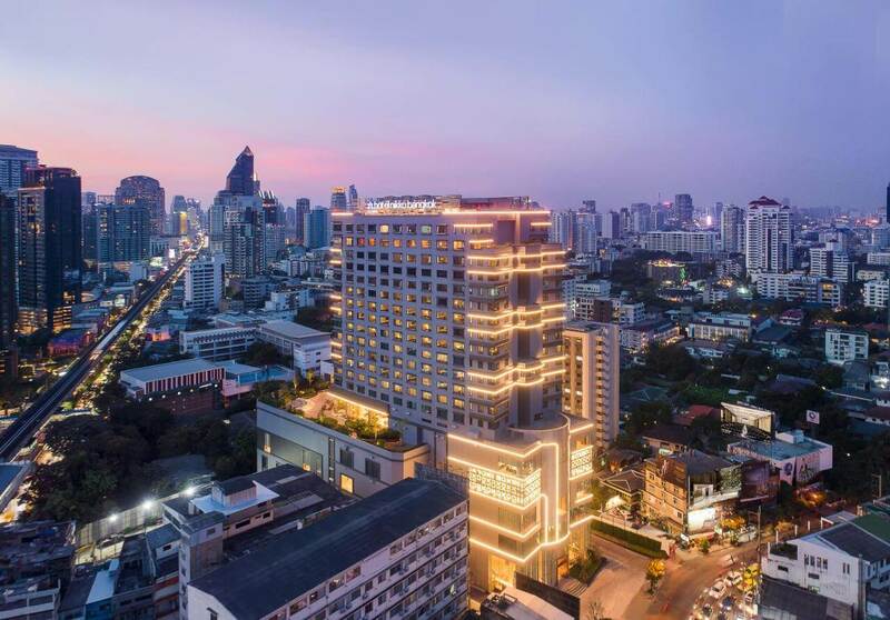 1. โรงแรมนิกโกกรุงเทพ, 2. Thonglor Suites Hotel, 3. Bangkok Marriott Hotel Sukhumvit, 4. แอสคอทท์ ทองหล่อ, 5. Marriott Executive Apartments Bangkok, Sukhumvit Thonglor, 6. Hotel Verve Bangkok, 7. The Salil Hotel Sukhumvit 57 – Thonglor, 8. IR-ON Hotel, Sukhumvit 36, 9. Volve Hotel Bangkok, 10. สเตย์บริดจ์ สวีท แบงค็อก ทองหล่อ, Top 10+ โรงแรมย่านทองหล่อ ใกล้รถไฟฟ้า BTS ในระยะเดินได้!