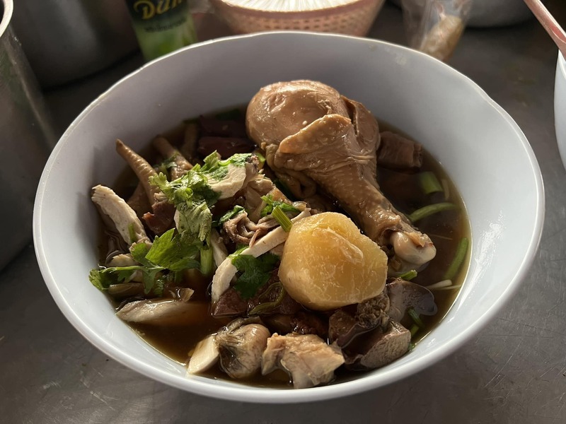 ก๋วยเตี๋ยวไก่มะระ : 13 ร้านก๋วยเตี่ยวไก่มะระ แต่ละร้านบอกเลยว่าเด็ด!
