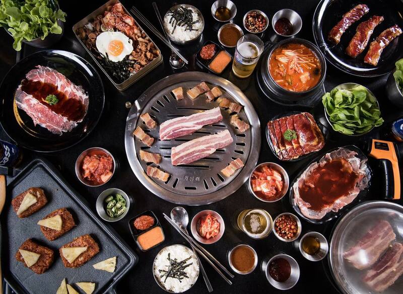 รวม 9 ร้านอาหารและเครื่องดื่ม delivery คัดมาแล้วว่าเด็ด พร้อมอิ่มง่ายๆ แค่ยกหูโทรสั่ง