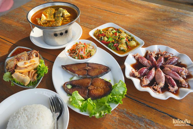 ครัวแม่กุหลาบ ปราณบุรี อาหารทะเลรสอร่อยแบบพื้นบ้าน