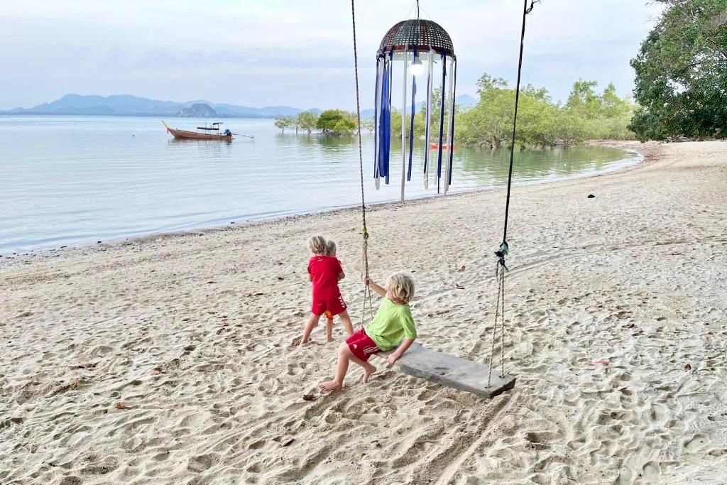koh mook de tara beach resort, koh mook pawapi beach resort, koh mook riviera beach resort, koh mook sivalai beach resort, mook lamai resort and spa, nature hill kohmook, ตรัง, ที่พักเกาะมุก, ที่พักเกาะมุก 2022, ที่พักเกาะมุก 2023, ที่พักเกาะมุก 2565, ที่พักเกาะมุก 2566, ที่พักเกาะมุก ตรัง, ที่พักเกาะมุก ติดทะเล, ที่พักเกาะมุก ติดหาด, มุกละมัย รีสอร์ต แอนด์ สปา, เกาะมุก, เกาะมุก ปาวาปี บีช รีสอร์ต, เกาะมุก ริวิร่า บีช รีสอร์ท, เกาะมุก สิวาลัยบีช รีสอร์ท, เกาะมุกด์ เดอ ธารา บีช รีสอร์ต, เนเจอร์ ฮิลล์ เกาะมุก, top 10+ ที่พัก เกาะมุก จังหวัดตรัง อัปเดต 2024 สัมผัสความสวยงามของท้องทะเลอันดามัน