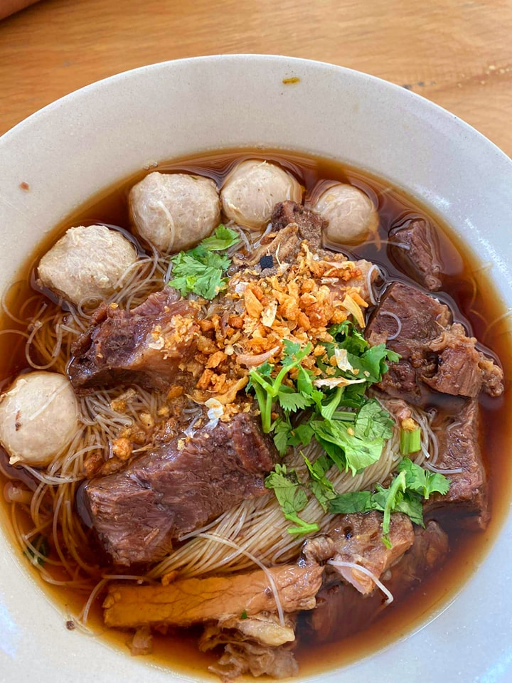 ร้านก๋วยเตี๋ยว ระยอง : รวมร้านก๋วยเตี๋ยวน่าแวะ เจ้าเด็ด ประจำจังหวัดระยอง