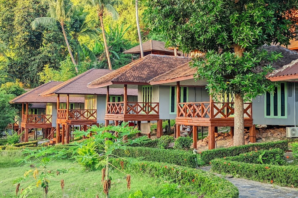 koh hai fantasy resort and spa, koh ngai cliff beach resort, koh ngai kaimuk thong resort, koh ngai paradise beach resort, koh ngai resort, koh ngai thanya resort, thapwarin resort, ทับวารินทร์ รีสอร์ท, ที่พักเกาะไหง, ที่พักเกาะไหง 2024, ที่พักเกาะไหง 2567, ที่พักเกาะไหง ติดทะเล, ที่พักเกาะไหง ติดทะเล 2024, ที่พักเกาะไหง ติดทะเล 2567, เกาะไหง, เกาะไหง คลิฟ บีช รีสอร์ท, เกาะไหง ธัญญา รีสอร์ท, เกาะไหง พาราไดซ์ บีช รีสอร์ท, เกาะไหง รีสอร์ท, เกาะไหง แฟนตาซี รีสอร์ท แอนด์ สปา, เกาะไหง ไข่มุกทอง รีสอร์ท, top 9+ ที่พักเกาะไหง [กรกฎาคม 2024] หนีความวุ่นวาย เอนกายสัมผัสธรรมชาติ ท่ามกลางความเงียบสงบ