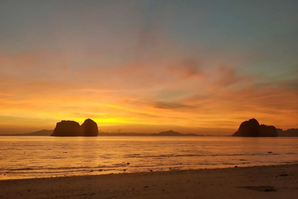 koh hai fantasy resort and spa, koh ngai cliff beach resort, koh ngai kaimuk thong resort, koh ngai paradise beach resort, koh ngai resort, koh ngai thanya resort, thapwarin resort, ทับวารินทร์ รีสอร์ท, ที่พักเกาะไหง, ที่พักเกาะไหง 2024, ที่พักเกาะไหง 2567, ที่พักเกาะไหง ติดทะเล, ที่พักเกาะไหง ติดทะเล 2024, ที่พักเกาะไหง ติดทะเล 2567, เกาะไหง, เกาะไหง คลิฟ บีช รีสอร์ท, เกาะไหง ธัญญา รีสอร์ท, เกาะไหง พาราไดซ์ บีช รีสอร์ท, เกาะไหง รีสอร์ท, เกาะไหง แฟนตาซี รีสอร์ท แอนด์ สปา, เกาะไหง ไข่มุกทอง รีสอร์ท, top 9+ ที่พักเกาะไหง [กรกฎาคม 2024] หนีความวุ่นวาย เอนกายสัมผัสธรรมชาติ ท่ามกลางความเงียบสงบ