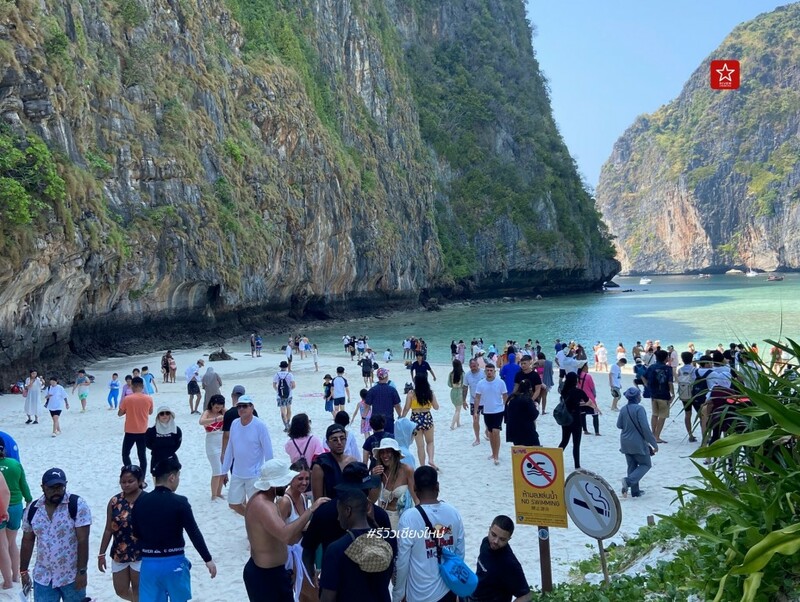 airasia, flyairasia, จวนวาร์ปไปแอ่วกับแอร์เอเชีย, ซอยรมณีย์, ตะลอนทั่วไทยไปกับแอร์เอเชีย, บินตรงชียงใหม่ไปภูเก็ต, บินตรงเชียงใหม่ภูเก็ต, อ่าวมาหยา, เกาะพีพี, เกาะไข่, เขารัง, เชียงใหม่ไปภูเก็ต, เที่ยวเชียงใหม่กับแอร์เอเชีย, แหลมพรหมเทพ, แอร์เอเชีย, แอร์เอเชีย ภูเก็ต, แอร์เอเชีย เชียงใหม่, บินตรงเชียงใหม่-ภูเก็ต กินเที่ยวอย่างเด็ดกับน้องมาโก ไปกับ แอร์เอเชีย