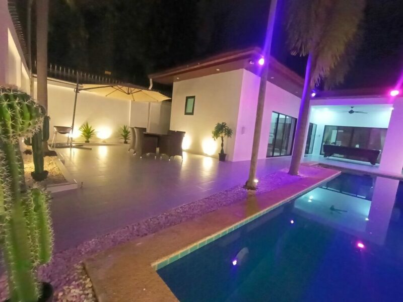 House Beach Poolvilla Pattaya หรูหรา เงียบสงบ