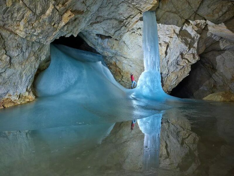 capital of alps, danube, eisriesenwelt ice cave, evangelische pfarrkirche hallstatt, graz, grossglockner, grossglockner high alpine road, hallstatt, hohe tauern national park, innsbruck, klagenfurt, krimml falls, kunsthaus, lindworm fountain, mirabell palace, murinsel, salzach, salzburg, schloss ambras, swarovski crystal worlds, the sound of music, unesco, vienna, wachau valley, white lake, wolfgang amadeus mozart, world of the ice giants, กราซ, ซาลซ์บูร์ก, ถ้ำน้ำแข็ง, ถ้ำน้ำแข็งที่ใหญ่ที่สุดในโลก, ถิ่นกำเนิดของโมซาร์ท, ที่เที่ยวออสเตรีย, ประเทศออสเตรีย, ปราสาทอัมบราส, พระราชวังมิราเบล, พระราชวังฮอฟบวร์ก, พระราชวังเชินบรุนน์, มนต์รักเพลงสวรรค์, มหาวิหารเซนต์สตีเฟน, มูรินเซล, ลานน้ำพุมังกรลินท์วูร์ม, วาเคา วัลเล่ย์, องค์กรยูเนสโก, ออสเตรีย, ออสเตรีย 2024, ออสเตรีย2023, ออสเตรีย2566, อินส์บรูค, อุทยานแห่งชาติ, ฮัลล์สตัทท์, เที่ยวออสเตรีย, เที่ยวออสเตรีย 2567, เทือกเขาแอลป์, เมืองคลาเกนฟูร์ท, เมืองที่น่าอยู่ที่สุดในโลก, เมืองมหาวิทยาลัยของออสเตรีย, เวียนนา, แม่น้ำดานูบ, แม่น้ำเมอร์เลย, แหล่งมรดกโลก, โมซาร์ท, ไส้กรอกเวียนนา, top 10+ ที่เที่ยวออสเตรีย [กรกฎาคม 2024] วิวธรรมชาติระดับมรดกโลก บรรยากาศโรแมนติก