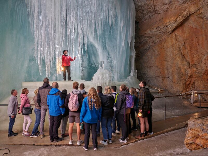 capital of alps, danube, eisriesenwelt ice cave, evangelische pfarrkirche hallstatt, graz, grossglockner, grossglockner high alpine road, hallstatt, hohe tauern national park, innsbruck, klagenfurt, krimml falls, kunsthaus, lindworm fountain, mirabell palace, murinsel, salzach, salzburg, schloss ambras, swarovski crystal worlds, the sound of music, unesco, vienna, wachau valley, white lake, wolfgang amadeus mozart, world of the ice giants, กราซ, ซาลซ์บูร์ก, ถ้ำน้ำแข็ง, ถ้ำน้ำแข็งที่ใหญ่ที่สุดในโลก, ถิ่นกำเนิดของโมซาร์ท, ที่เที่ยวออสเตรีย, ประเทศออสเตรีย, ปราสาทอัมบราส, พระราชวังมิราเบล, พระราชวังฮอฟบวร์ก, พระราชวังเชินบรุนน์, มนต์รักเพลงสวรรค์, มหาวิหารเซนต์สตีเฟน, มูรินเซล, ลานน้ำพุมังกรลินท์วูร์ม, วาเคา วัลเล่ย์, องค์กรยูเนสโก, ออสเตรีย, ออสเตรีย 2024, ออสเตรีย2023, ออสเตรีย2566, อินส์บรูค, อุทยานแห่งชาติ, ฮัลล์สตัทท์, เที่ยวออสเตรีย, เที่ยวออสเตรีย 2567, เทือกเขาแอลป์, เมืองคลาเกนฟูร์ท, เมืองที่น่าอยู่ที่สุดในโลก, เมืองมหาวิทยาลัยของออสเตรีย, เวียนนา, แม่น้ำดานูบ, แม่น้ำเมอร์เลย, แหล่งมรดกโลก, โมซาร์ท, ไส้กรอกเวียนนา, top 10+ ที่เที่ยวออสเตรีย [กรกฎาคม 2024] วิวธรรมชาติระดับมรดกโลก บรรยากาศโรแมนติก
