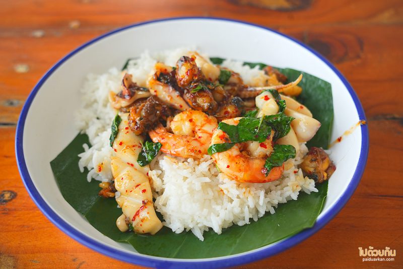 ตามสั่งตี๋น้อยริมเล, ร้านอาหารหาดแสงจันทร์, ร้านอาหารหาดแหมเจริญ, หาดแหลมเจริญ, ร้านอาหารทะเลอร่อยระยอง, ตามสั่งตี๋น้อยริมเล อาหารทะเลตามสั่ง อร่อย ถูก ราคาสิบ