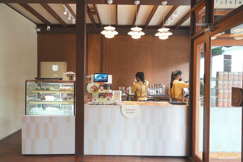เที่ยวแปดริ้ว, woody haus cafe, วู้ดดี้ เฮ้าส์ คาเฟ่, คาเฟ่แปดริ้ว, คาเฟ่มินิมอลแปดริ้ว, woody haus cafe คาเฟ่ในบ้านไม้สุดมินิมอล คลุมโทนสไตล์เกาหลี