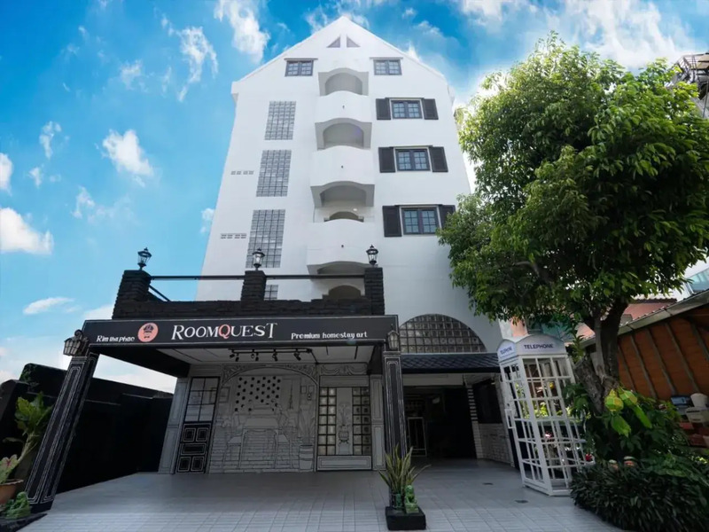 1. RoomQuest Tha Phae Chiang Mai รูมเควส ท่าแพ เชียงใหม่, 2. Maplewood Hotel เชียงใหม่, 3. Loyy Hotel เชียงใหม่, 4. Lamphu House เชียงใหม่, 5. โรงแรมพี 21 เชียงใหม่, 6. Premier Hostel เชียงใหม่, 7. The Common Hostel เชียงใหม่, 8. โรงแรมฮ็อป อินน์ เชียงใหม่, 9. Cozy Inn เชียงใหม่, 10. โรงแรมดาร์เลย์ เชียงใหม่, 11. เลอ คานาล บูติค เฮ้าส์ เชียงใหม่, 12. 3LaanHouse เชียงใหม่, 13. OON Poshtel x Cafe เชียงใหม่, 14. Sleep Walker Poshtel เชียงใหม่, 15. โรงแรมยัวร์สเปซ พระสิงห์ เชียงใหม่, มัดรวม! 15 ที่พักเชียงใหม่ ในเมือง ราคาถูกและดี ฉบับปี 2024