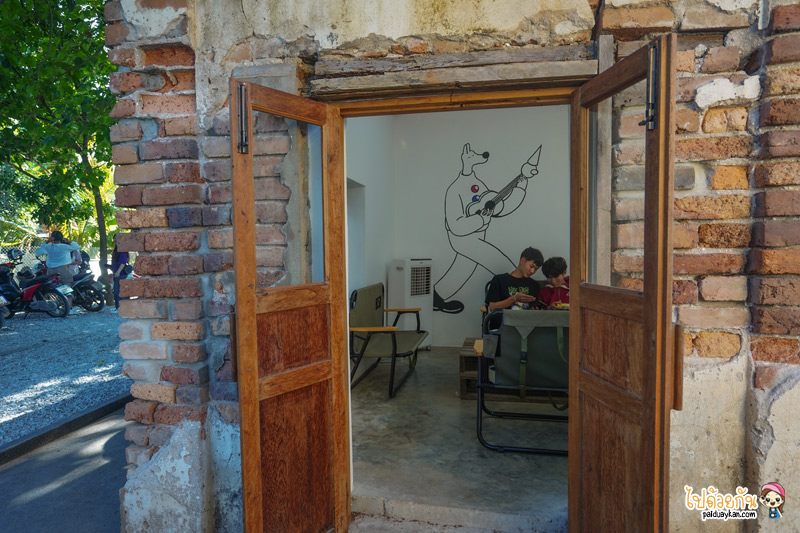 คาเฟ่นครพนม, ร้านกาแฟนครพนม, 76a the space นครพนม, 76a the space นครพนม คาเฟ่ในอาคารเก่าสไตล์โคโรเนียล