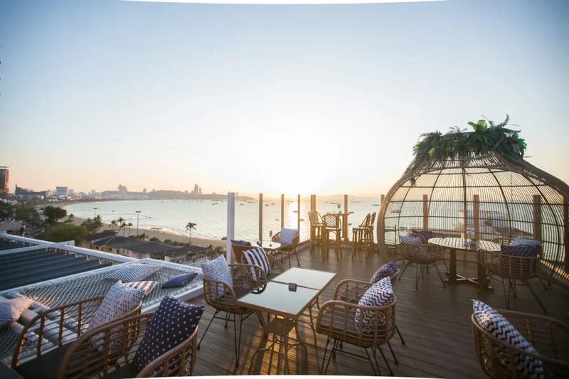 Virgin Rooftop, Sky Vibe Rooftop Bar at X2 Pattaya Seaphere (Pattaya), The Sky 32 at Grande CentrePoint Hotel, Surf Bar at Courtyard by Marriott North, Horizon Rooftop Restaurant &amp; Bar , D.I.B Sky Bar Pattaya, Executive Club  holiday inn pattaya, I Sea Sky Veranda Resort Pattaya, Over the moon Pattaya, The Roof Sky Bar &amp; Restaurant, Top 10+ Rooftop พัทยา แฮงค์เอ้าท์ รับลมเย็น ฟินทุกแมทช์ (อัปเดต 2024)