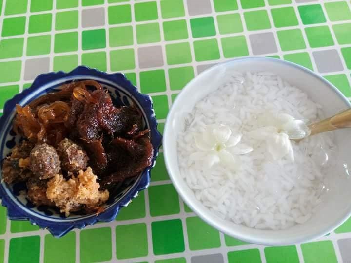 top 5+ ร้านชูโรงสำรับข้าวแช่ ดับร้อนให้หนีหาย เบิกบานใจกับอาหารไทยชาววัง