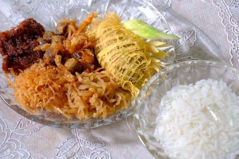 top 5+ ร้านชูโรงสำรับข้าวแช่ ดับร้อนให้หนีหาย เบิกบานใจกับอาหารไทยชาววัง