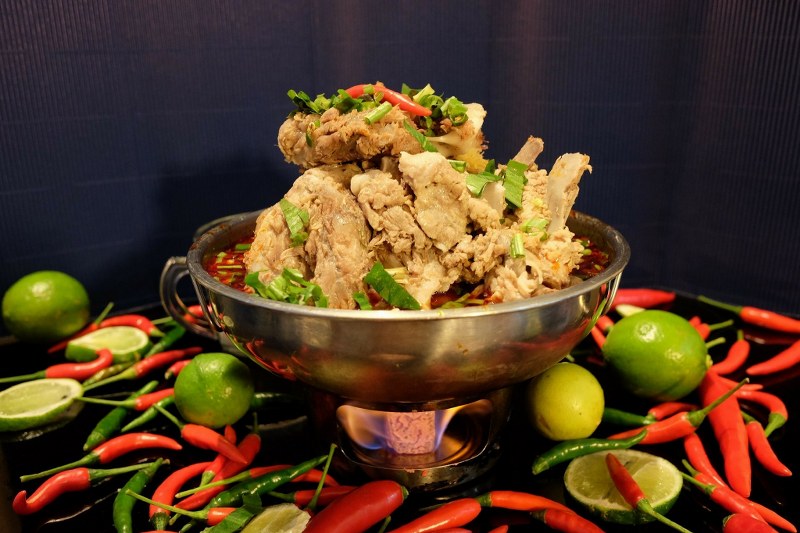 top 7+ ร้านก๋วยเตี๋ยวลูกชิ้นยักษ์ ไซส์บิ๊กเบิ้ม ชามเดียวอิ่มได้ทั้งบ้าน