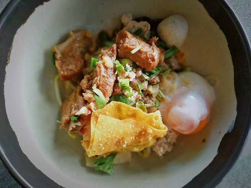 top 8+ ร้านก๋วยเตี๋ยวเย็นตาโฟ รสชาติถูกปาก เข้มข้นถึงใจ