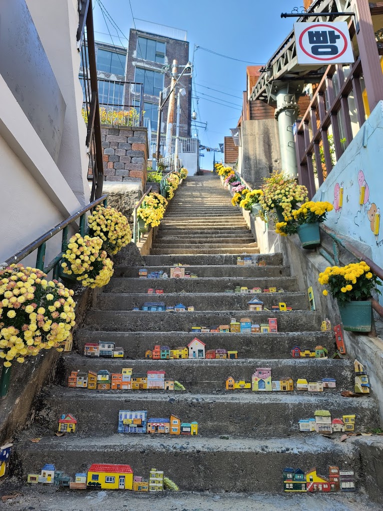 168 stairs, biff square, blue line park, busan international film festival, cheongsapo, gamcheon culture village, haedong yonggungsa, haeundae beach, little prince, nampodong shopping street, ocean breeze, sky capsule haeundae blue line park, songdo beach, songdo sky park, songdo sky walk, the bay 101, yacht club, คาเฟ่รถไฟแคปซูล, ชายหาดซงโด, ชายหาดแฮอุนแด, ตลาดนัมโพดง, ถ่ายรูปกับเจ้าชายน้อย, ทะเลปูซาน, ปูซาน 2024, ปูซาน 2567, ปูซานเกาลี 2567, ปูซานเกาหลี 2024, ปูซานเที่ยวไหนดี, พระสังกัจจายน์สีทอง, มุมลับ the bay 101, รถไฟปูซาน, รถไฟแคปซูล, วัดแฮดง ยงกุงซา, สตีทฟู๊ดเกาหลี, หมู่บ้านคัมชอน, อาหารเกาหลี, เที่ยวปูซาน, เที่ยวเกาหลี, เที่ยวเกาหลี 2024, เที่ยวเกาหลี 2567, แพนเค้กเกาหลี, โรงแรมในหมู่บ้านคัมชอน, โฮต็อก, top 10+ ที่เที่ยวปูซาน เกาหลีใต้ วิวปัง ถ่ายรูปสวย
