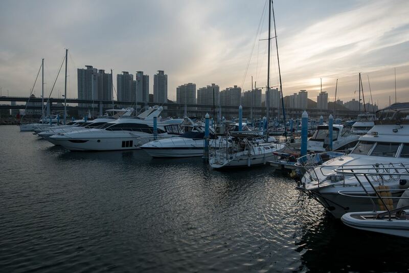 168 stairs, biff square, blue line park, busan international film festival, cheongsapo, gamcheon culture village, haedong yonggungsa, haeundae beach, little prince, nampodong shopping street, ocean breeze, sky capsule haeundae blue line park, songdo beach, songdo sky park, songdo sky walk, the bay 101, yacht club, คาเฟ่รถไฟแคปซูล, ชายหาดซงโด, ชายหาดแฮอุนแด, ตลาดนัมโพดง, ถ่ายรูปกับเจ้าชายน้อย, ทะเลปูซาน, ปูซาน 2024, ปูซาน 2567, ปูซานเกาลี 2567, ปูซานเกาหลี 2024, ปูซานเที่ยวไหนดี, พระสังกัจจายน์สีทอง, มุมลับ the bay 101, รถไฟปูซาน, รถไฟแคปซูล, วัดแฮดง ยงกุงซา, สตีทฟู๊ดเกาหลี, หมู่บ้านคัมชอน, อาหารเกาหลี, เที่ยวปูซาน, เที่ยวเกาหลี, เที่ยวเกาหลี 2024, เที่ยวเกาหลี 2567, แพนเค้กเกาหลี, โรงแรมในหมู่บ้านคัมชอน, โฮต็อก, top 10+ ที่เที่ยวปูซาน [สิงหาคม 2024] เกาหลีใต้ วิวปัง ถ่ายรูปสวย