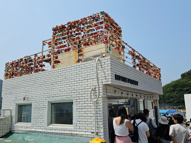 168 stairs, biff square, blue line park, busan international film festival, cheongsapo, gamcheon culture village, haedong yonggungsa, haeundae beach, little prince, nampodong shopping street, ocean breeze, sky capsule haeundae blue line park, songdo beach, songdo sky park, songdo sky walk, the bay 101, yacht club, คาเฟ่รถไฟแคปซูล, ชายหาดซงโด, ชายหาดแฮอุนแด, ตลาดนัมโพดง, ถ่ายรูปกับเจ้าชายน้อย, ทะเลปูซาน, ปูซาน 2024, ปูซาน 2567, ปูซานเกาลี 2567, ปูซานเกาหลี 2024, ปูซานเที่ยวไหนดี, พระสังกัจจายน์สีทอง, มุมลับ the bay 101, รถไฟปูซาน, รถไฟแคปซูล, วัดแฮดง ยงกุงซา, สตีทฟู๊ดเกาหลี, หมู่บ้านคัมชอน, อาหารเกาหลี, เที่ยวปูซาน, เที่ยวเกาหลี, เที่ยวเกาหลี 2024, เที่ยวเกาหลี 2567, แพนเค้กเกาหลี, โรงแรมในหมู่บ้านคัมชอน, โฮต็อก, top 10+ ที่เที่ยวปูซาน [สิงหาคม 2024] เกาหลีใต้ วิวปัง ถ่ายรูปสวย
