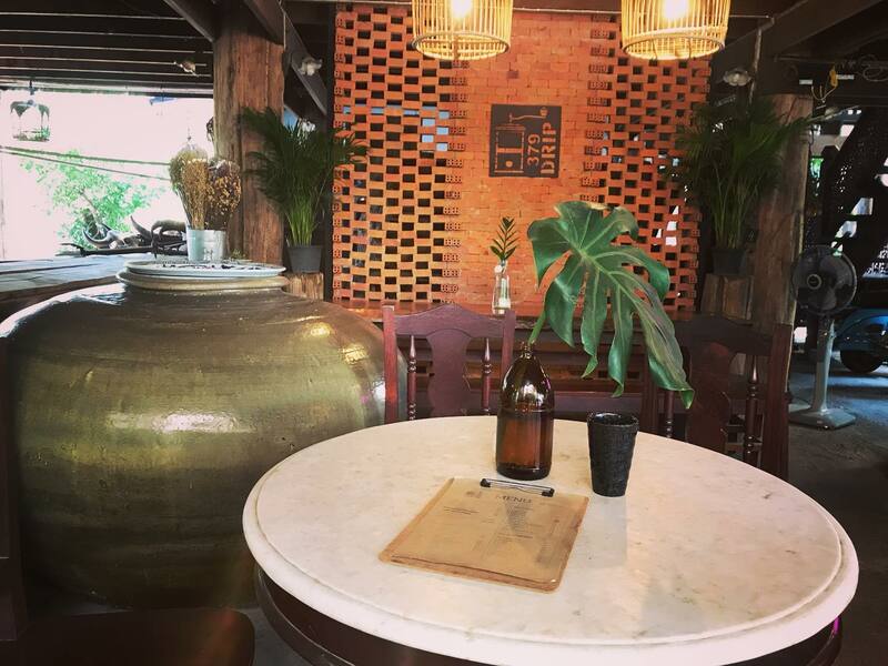 คาเฟ่ สุโขทัย ร้านบรรยากาศดี น่านั่ง : เที่ยวเมืองเก่าพร้อมนั่งร้านกาแฟชิคๆ