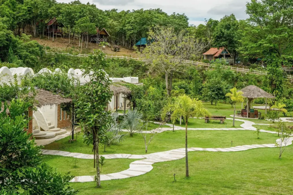 bellissimo cafe & resort, bibury resort, release pool villa resort, rewild camp&cafe, swiss valley สวนผึ้ง, terrua main ten villa, ขุนเขา ตำนาน ไพร, ที่พักสวนผึ้ง, ที่พักสวนผึ้ง 2024, ที่พักสวนผึ้ง 2025, ที่พักสวนผึ้ง 2567, ที่พักสวนผึ้ง 2568, ที่พักสวนผึ้ง มีสระว่ายน้ํา, ที่พักสวนผึ้ง สวยๆ, ที่พักสวนผึ้ง แนะนำ, บางเวลา สวนผึ้ง รีสอร์ท, บ้านอ้อมกอดขุนเขา, ปั้นหยา ชาเล่ต์ รีสอร์ท, พนาลี โฮม แอนด์ แคมปิ้ง, พอเพลิน ฮิบรีสอร์ท, รัก ณ สวนผึ้ง รีสอร์ท, รีลีส พูล วิลล่า รีสอร์ท, รีสอร์ท สวนผึ้ง, ลา ทอสคาน่า รีสอร์ท, ลาโพรวองซ์ สวนผึ้ง, วิลล่า โมรีดา, วิลลาทัสคานี คันทรี รีสอร์ท, สวิส วัลเลย์ ฮิพ รีสอร์ท, สแตมป์ ฮิลล์ รีสอร์ต, อัศจารา รีสอร์ท, อาสคาญ่า บูติค รีสอร์ท, เดอะ โลเคชั่น รีสอร์ท, เดอะบันยัน ลีฟ รีสอร์ท, เทอรัว เมน เท็น วิลล่า, แดนดิไลออน สวนผึ้ง, แทมมารีน วิลล่า, ไบบุรี รีสอร์ท, ไฮซีน รีสอร์ท, top 20+ ที่พักสวนผึ้ง 2024 บรรยากาศธรรมชาติ พักผ่อนกลางหุบเขา