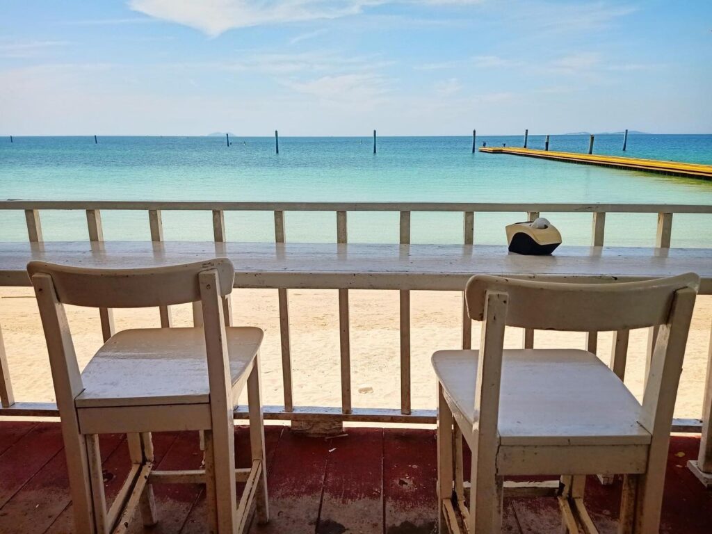 1.XANADU Beach Resort Koh Larn, 2.Akina Beach Resort Koh Larn, 3.Sealey Resort Koh Larn, 4.Lareena Resort Koh Larn, 5.สุขเสมอ &ndash; Camping &amp; Bed koh Larn, 6.ซันโตซ่า รีสอร์ท เกาะล้าน, 7.พิกุลรีสอร์ท เกาะล้าน, 8.ตาแหวนบีช รีสอร์ท เกาะล้าน, Top 8+ Pool villa เกาะล้าน บอกต่อความสวย ท่ามกลางธรรมชาติ
