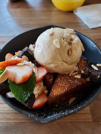1. สวัสดี คาเฟ่ เดอ ปากเกร็ด, 2. Country Roast, 3. Plantnery Green Caf&eacute;, 4. Foreste Caf&eacute; by Anna Nava, 5. Butter Up Caf&eacute;, Top 5+ คาเฟ่ปากเกร็ด นั่งเล่นชิลๆ ชมวิวเพลินๆ&nbsp;
