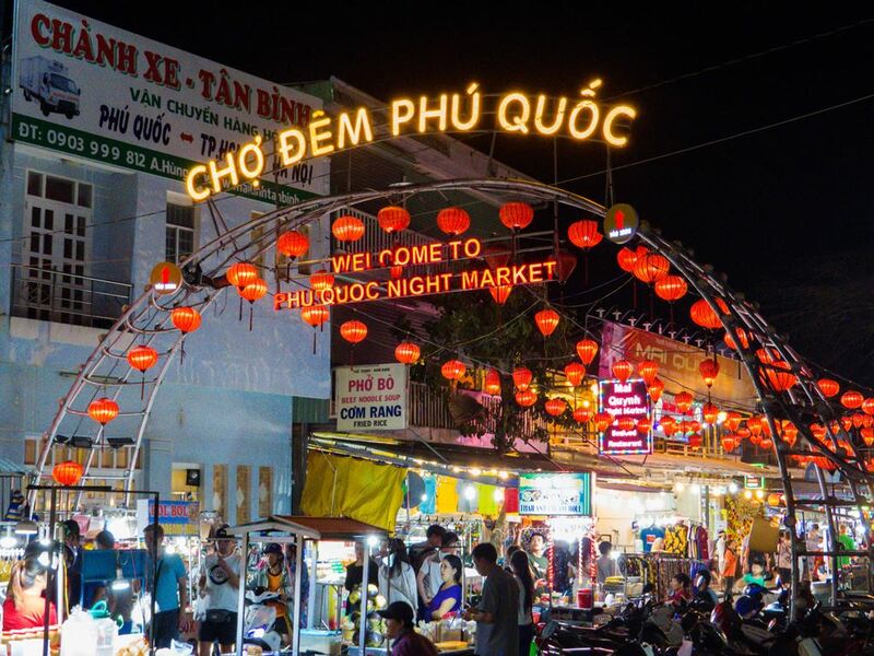 bamboo legend, dinh cau temple, grand world, hon thom cable car, hon thom island, kiss of the sea show, phu quoc night market, sunset town, teddy bear museum, the kiss bridge, vin wonders, vinpearl safari, vo trong nghia, กระเช้าลอยฟ้าที่ยาวที่สุด, กระเช้าลอยฟ้าฟูก๊วก, กระเช้าลอยฟ้าฟูโกว๊ก, ซันเซ็ท ทาวน์, ตลาดนัดกลางคืนฟูโกว๊ก, พิพิธภัณฑ์หมีเท็ดดี้แบร์, ล่องเรือแกรนด์เวิร์ล, วัดดิงชาว, วิน วันเดอร์, สวนสัตว์วินเพิร์ล ซาฟารี, สะพานจูบ, อควาเรี่ยมฟูก๊วก, อควาเรี่ยมฟูโกว๊ก, เกาะฟูก๊วก, เกาะฟูโกว๊ก, เกาะสัปปะรด, เกาะฮอนเทิม, เที่ยวเกาะฟูก๊วก, เที่ยวเกาะฟูโกว๊ก, เที่ยวเวียดนาม, เที่ยวเวียดนาม 2024, เที่ยวเวียดนาม 2567, แกรนด์ เวิร์ล, top 12+ ที่เที่ยวเกาะฟูโกว๊ก 2024 เช็คอินแลนด์มาร์คยอดฮิต ชมโชว์สุดอลังการ
