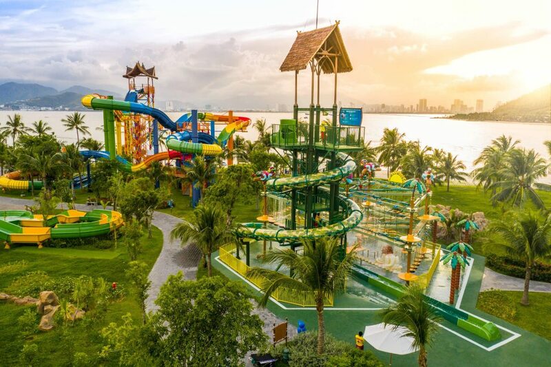 bamboo legend, dinh cau temple, grand world, hon thom cable car, hon thom island, kiss of the sea show, phu quoc night market, sunset town, teddy bear museum, the kiss bridge, vin wonders, vinpearl safari, vo trong nghia, กระเช้าลอยฟ้าที่ยาวที่สุด, กระเช้าลอยฟ้าฟูก๊วก, กระเช้าลอยฟ้าฟูโกว๊ก, ซันเซ็ท ทาวน์, ตลาดนัดกลางคืนฟูโกว๊ก, พิพิธภัณฑ์หมีเท็ดดี้แบร์, ล่องเรือแกรนด์เวิร์ล, วัดดิงชาว, วิน วันเดอร์, สวนสัตว์วินเพิร์ล ซาฟารี, สะพานจูบ, อควาเรี่ยมฟูก๊วก, อควาเรี่ยมฟูโกว๊ก, เกาะฟูก๊วก, เกาะฟูโกว๊ก, เกาะสัปปะรด, เกาะฮอนเทิม, เที่ยวเกาะฟูก๊วก, เที่ยวเกาะฟูโกว๊ก, เที่ยวเวียดนาม, เที่ยวเวียดนาม 2024, เที่ยวเวียดนาม 2567, แกรนด์ เวิร์ล, top 12+ ที่เที่ยวเกาะฟูโกว๊ก 2024 เช็คอินแลนด์มาร์คยอดฮิต ชมโชว์สุดอลังการ