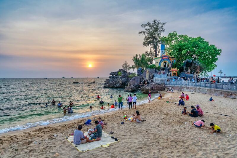 bamboo legend, dinh cau temple, grand world, hon thom cable car, hon thom island, kiss of the sea show, phu quoc night market, sunset town, teddy bear museum, the kiss bridge, vin wonders, vinpearl safari, vo trong nghia, กระเช้าลอยฟ้าที่ยาวที่สุด, กระเช้าลอยฟ้าฟูก๊วก, กระเช้าลอยฟ้าฟูโกว๊ก, ซันเซ็ท ทาวน์, ตลาดนัดกลางคืนฟูโกว๊ก, พิพิธภัณฑ์หมีเท็ดดี้แบร์, ล่องเรือแกรนด์เวิร์ล, วัดดิงชาว, วิน วันเดอร์, สวนสัตว์วินเพิร์ล ซาฟารี, สะพานจูบ, อควาเรี่ยมฟูก๊วก, อควาเรี่ยมฟูโกว๊ก, เกาะฟูก๊วก, เกาะฟูโกว๊ก, เกาะสัปปะรด, เกาะฮอนเทิม, เที่ยวเกาะฟูก๊วก, เที่ยวเกาะฟูโกว๊ก, เที่ยวเวียดนาม, เที่ยวเวียดนาม 2024, เที่ยวเวียดนาม 2567, แกรนด์ เวิร์ล, top 12+ ที่เที่ยวเกาะฟูโกว๊ก 2024 เช็คอินแลนด์มาร์คยอดฮิต ชมโชว์สุดอลังการ