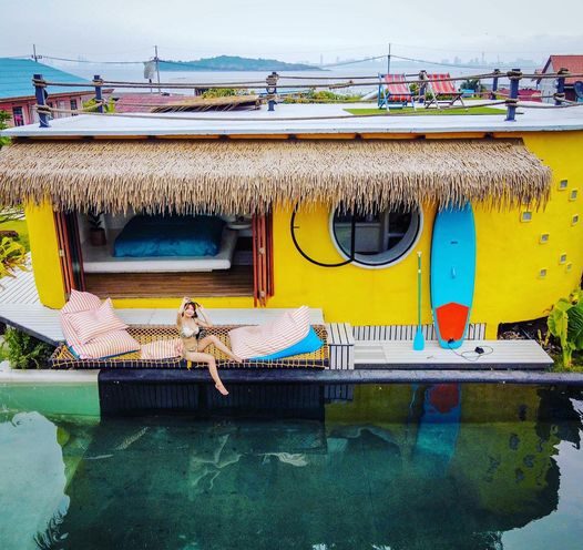 1.สิบแสนสมุทร(Sibsansmuth), 2.บ้านราชาวดี(Baan Rachawadee), 3.We home พูลวิลล่า เกาะล้าน, 4.Kohlarn Pool Villa, 5.สุขขี บีช รีสอร์ท(Sukkee Beach Resort), 6.เดอะไลท์เฮ้าส์ เกาะล้าน(The Lighthouse Kohlarn), 7.วิราวัน พูล รีสอร์ท เกาะล้าน, 8.Neuf Villa Koh Larn, Top 8+ พูลวิลล่า เกาะล้าน 10คน นอนสบาย ใกล้ทะเลบรรยากาศสุดปัง