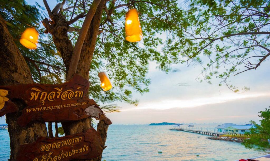 1.พิกุล รีสอร์ท เกาะล้าน, 2.บ้านริมน้ำเกาะล้าน, &nbsp;3.บ้านริมทะเลเกาะล้าน, 4.Seabed เกาะล้าน, 5.บ้านกลางเล @ บ้านเกาะล้าน, 6.ราชาวดี (โซนมูนไลท์), 7.Sunshine Resort เกาะล้าน, 8.บ้านไอทะเลออนซี (Baan I Taley On Sea), &nbsp;9.Teleysea Resort Kohlarn, 10.บ้านทะเลน้ำใส&nbsp;เกาะล้าน, Top 10+ บ้านพักพูลวิลล่า เกาะล้าน ตกแต่งสวย บรรยากาศดี