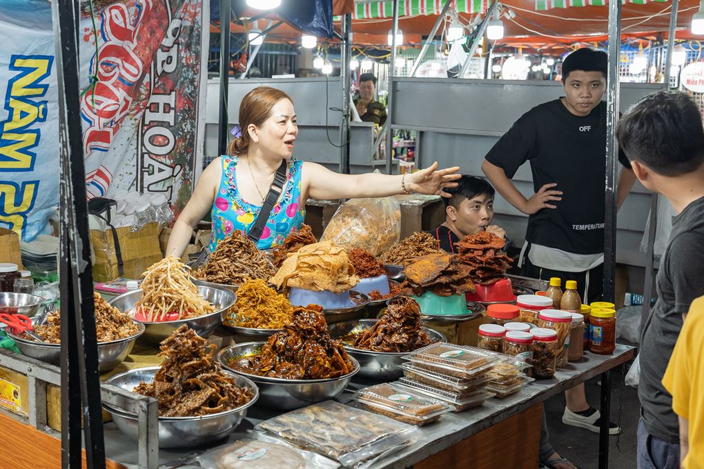 bai da obama, carp dragon, da nang cathedral, dragon bridge, hai van pass, linh ung temple, love bridge, son tra marina, son tra night market, the marble mountain, คาร์ปดราก้อน, คาร์ฟดราก้อน, ช่องเขาไฮวัน, ตลาดนัดกลางคืนเซินตรา, ตลาดฮาน, ตลาดเก่าดานัง, ที่เที่ยวดานัง, บานาฮิลล์, ภูเขาหินอ่อน, วัดหลินอึ๋ง, สะพานมังกร, สะพานมือ, สะพานแห่งความรัก, หาดหินโอบามา, อุโมงค์ไฮวัน, เจ้าแม่กวนอิม ดานัง, เที่ยวดานัง, เที่ยวดานัง 2024, เที่ยวดานัง 2567, แลนด์มาร์คดานัง, โบสถ์คริสต์ ดานัง, top 12+ ที่เที่ยวดานัง 2024 ดูมังกรพ่นไฟ เช็คอินแลนด์มาร์คยอดฮิต