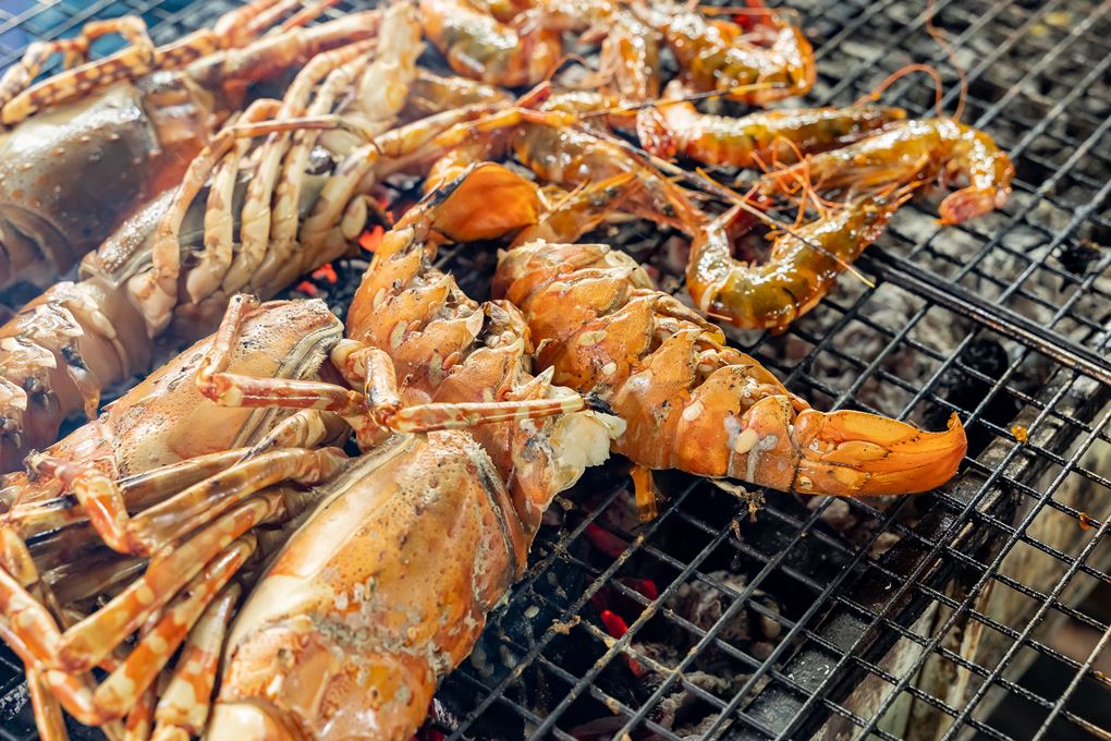 bai da obama, carp dragon, da nang cathedral, dragon bridge, hai van pass, linh ung temple, love bridge, son tra marina, son tra night market, the marble mountain, คาร์ปดราก้อน, คาร์ฟดราก้อน, ช่องเขาไฮวัน, ตลาดนัดกลางคืนเซินตรา, ตลาดฮาน, ตลาดเก่าดานัง, ที่เที่ยวดานัง, บานาฮิลล์, ภูเขาหินอ่อน, วัดหลินอึ๋ง, สะพานมังกร, สะพานมือ, สะพานแห่งความรัก, หาดหินโอบามา, อุโมงค์ไฮวัน, เจ้าแม่กวนอิม ดานัง, เที่ยวดานัง, เที่ยวดานัง 2024, เที่ยวดานัง 2567, แลนด์มาร์คดานัง, โบสถ์คริสต์ ดานัง, top 12+ ที่เที่ยวดานัง 2024 ดูมังกรพ่นไฟ เช็คอินแลนด์มาร์คยอดฮิต
