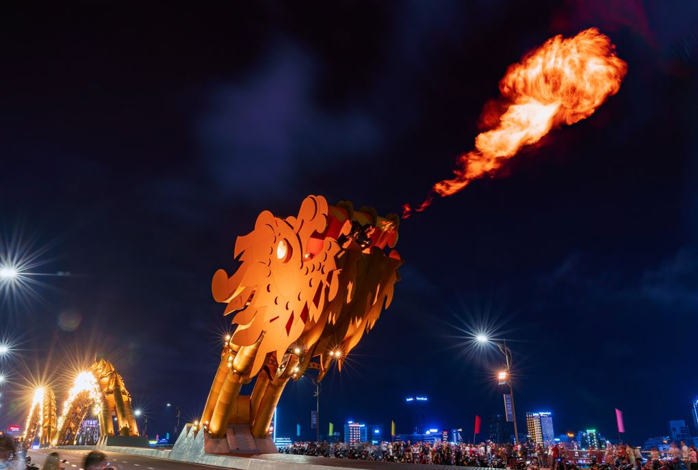 bai da obama, carp dragon, da nang cathedral, dragon bridge, hai van pass, linh ung temple, love bridge, son tra marina, son tra night market, the marble mountain, คาร์ปดราก้อน, คาร์ฟดราก้อน, ช่องเขาไฮวัน, ตลาดนัดกลางคืนเซินตรา, ตลาดฮาน, ตลาดเก่าดานัง, ที่เที่ยวดานัง, บานาฮิลล์, ภูเขาหินอ่อน, วัดหลินอึ๋ง, สะพานมังกร, สะพานมือ, สะพานแห่งความรัก, หาดหินโอบามา, อุโมงค์ไฮวัน, เจ้าแม่กวนอิม ดานัง, เที่ยวดานัง, เที่ยวดานัง 2024, เที่ยวดานัง 2567, แลนด์มาร์คดานัง, โบสถ์คริสต์ ดานัง, top 12+ ที่เที่ยวดานัง 2024 ดูมังกรพ่นไฟ เช็คอินแลนด์มาร์คยอดฮิต