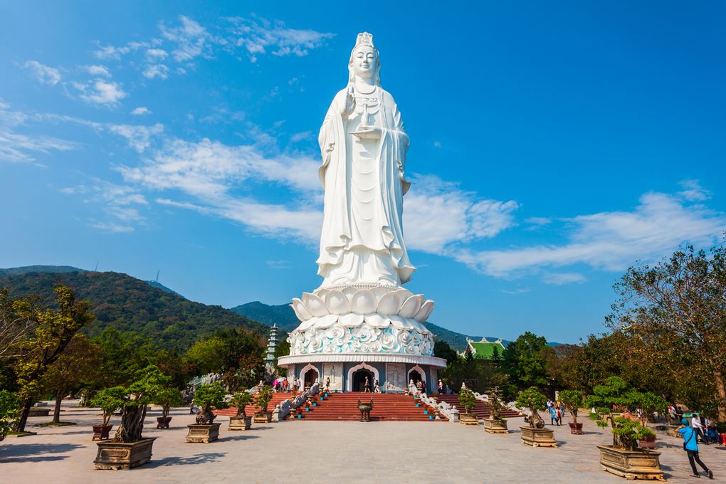bai da obama, carp dragon, da nang cathedral, dragon bridge, hai van pass, linh ung temple, love bridge, son tra marina, son tra night market, the marble mountain, คาร์ปดราก้อน, คาร์ฟดราก้อน, ช่องเขาไฮวัน, ตลาดนัดกลางคืนเซินตรา, ตลาดฮาน, ตลาดเก่าดานัง, ที่เที่ยวดานัง, บานาฮิลล์, ภูเขาหินอ่อน, วัดหลินอึ๋ง, สะพานมังกร, สะพานมือ, สะพานแห่งความรัก, หาดหินโอบามา, อุโมงค์ไฮวัน, เจ้าแม่กวนอิม ดานัง, เที่ยวดานัง, เที่ยวดานัง 2024, เที่ยวดานัง 2567, แลนด์มาร์คดานัง, โบสถ์คริสต์ ดานัง, top 12+ ที่เที่ยวดานัง 2024 ดูมังกรพ่นไฟ เช็คอินแลนด์มาร์คยอดฮิต