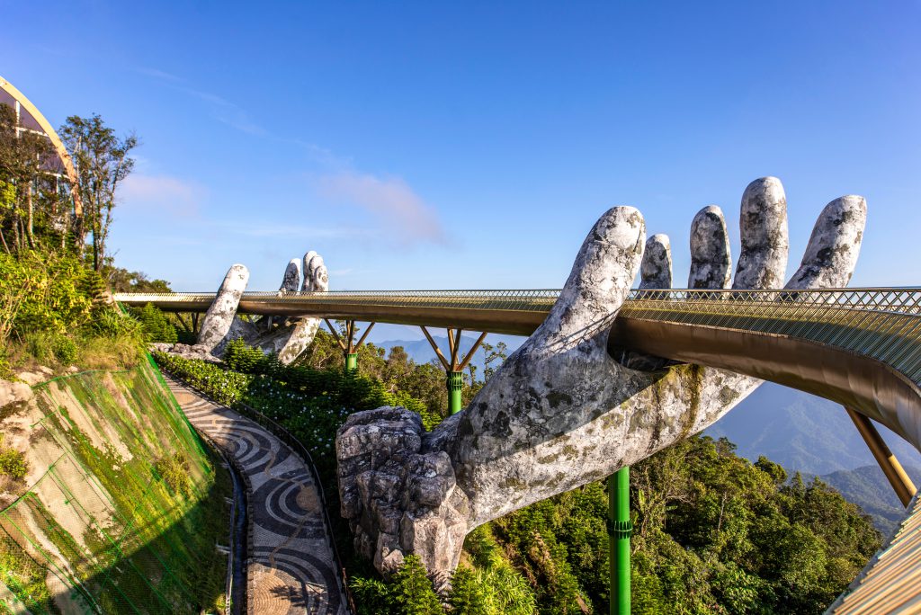 bai da obama, carp dragon, da nang cathedral, dragon bridge, hai van pass, linh ung temple, love bridge, son tra marina, son tra night market, the marble mountain, คาร์ปดราก้อน, คาร์ฟดราก้อน, ช่องเขาไฮวัน, ตลาดนัดกลางคืนเซินตรา, ตลาดฮาน, ตลาดเก่าดานัง, ที่เที่ยวดานัง, บานาฮิลล์, ภูเขาหินอ่อน, วัดหลินอึ๋ง, สะพานมังกร, สะพานมือ, สะพานแห่งความรัก, หาดหินโอบามา, อุโมงค์ไฮวัน, เจ้าแม่กวนอิม ดานัง, เที่ยวดานัง, เที่ยวดานัง 2024, เที่ยวดานัง 2567, แลนด์มาร์คดานัง, โบสถ์คริสต์ ดานัง, top 12+ ที่เที่ยวดานัง 2024 ดูมังกรพ่นไฟ เช็คอินแลนด์มาร์คยอดฮิต